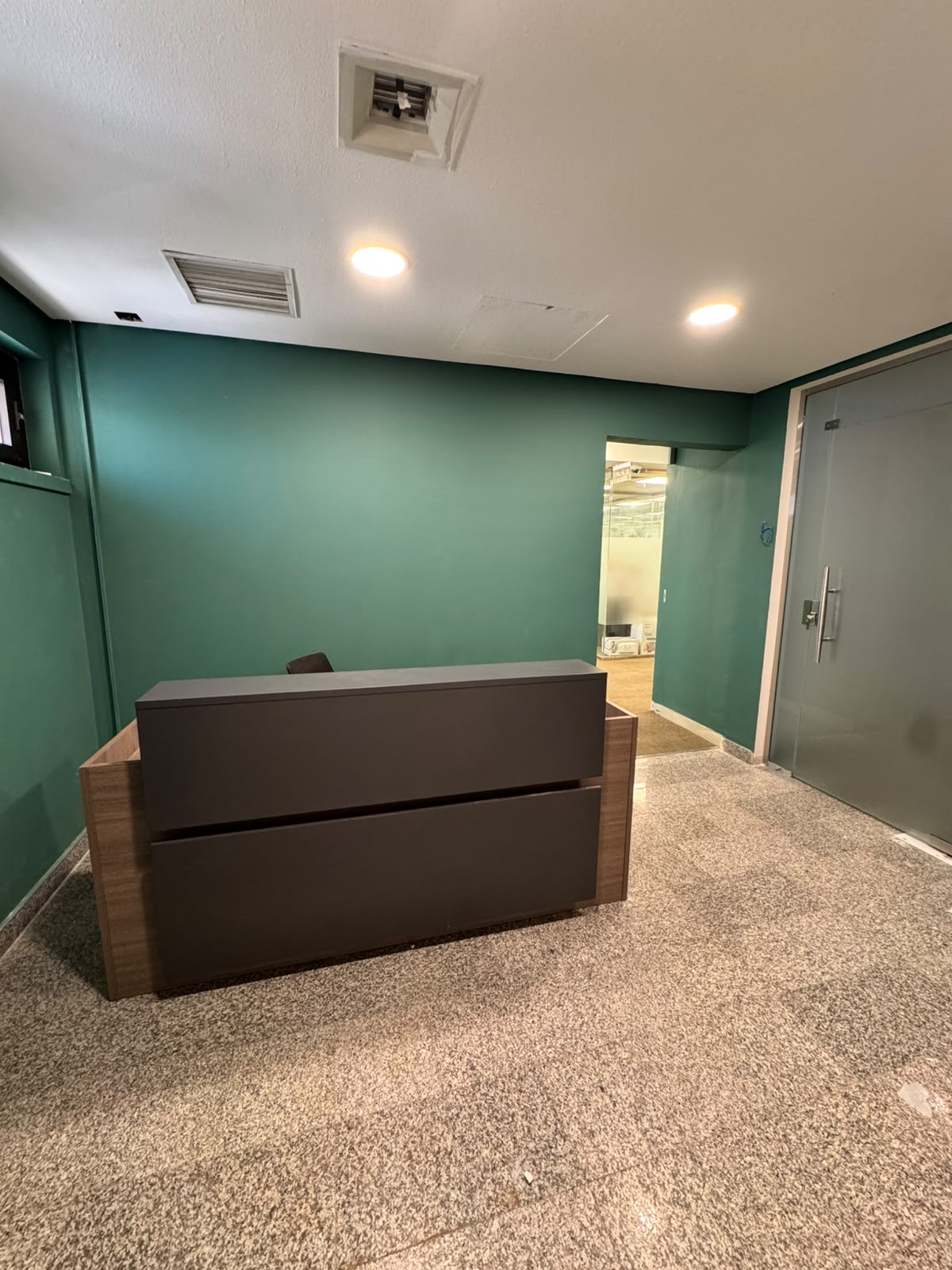 Reception Desk - منصة الاستقبال